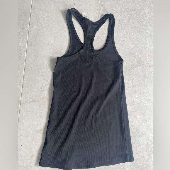 Under armour Tank - Picture 5 of 5